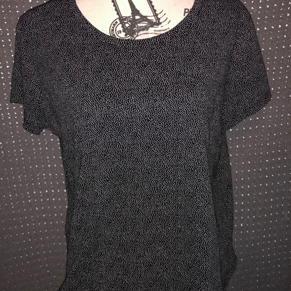 Black polka dot tee